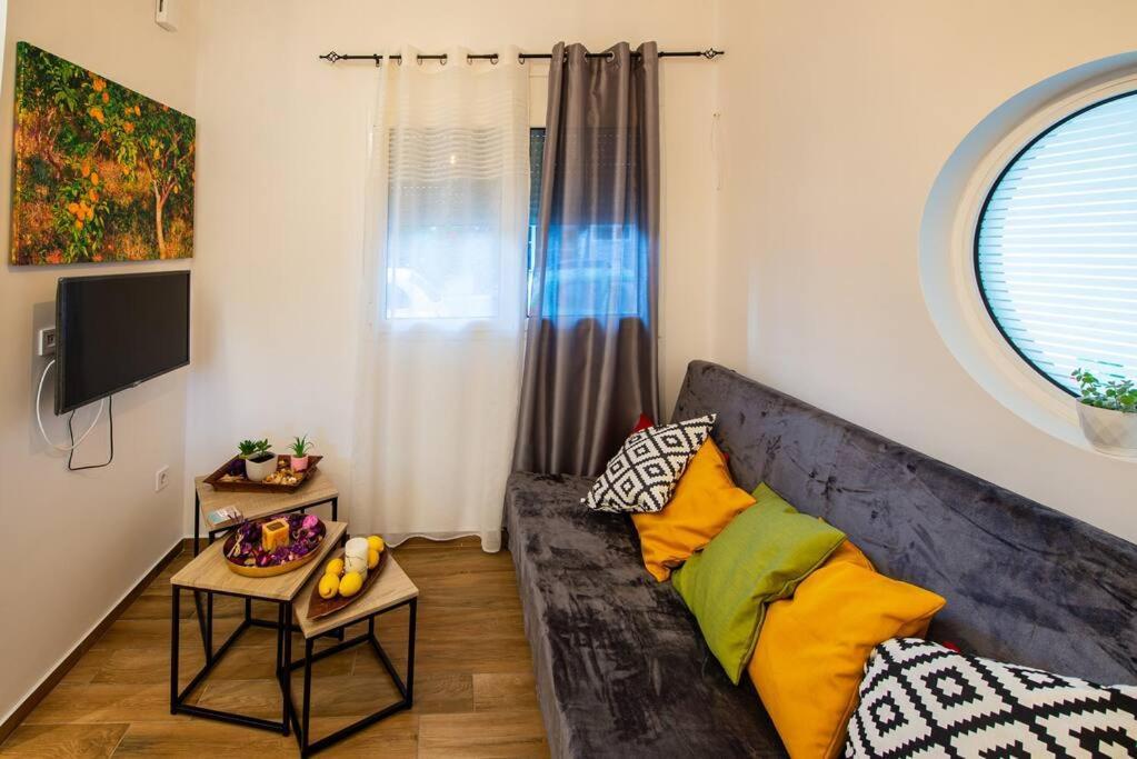 Lemon Garden Stylish Private Apartment Kalamata Dış mekan fotoğraf